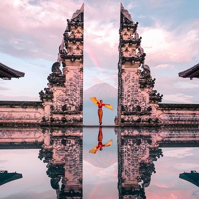 East Bali Escape: Gates of Heaven, Royal Pools & Hidden Falls