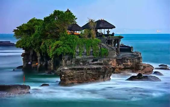 West of Bali : Jati luwih rice terraces,tanah lot temple 